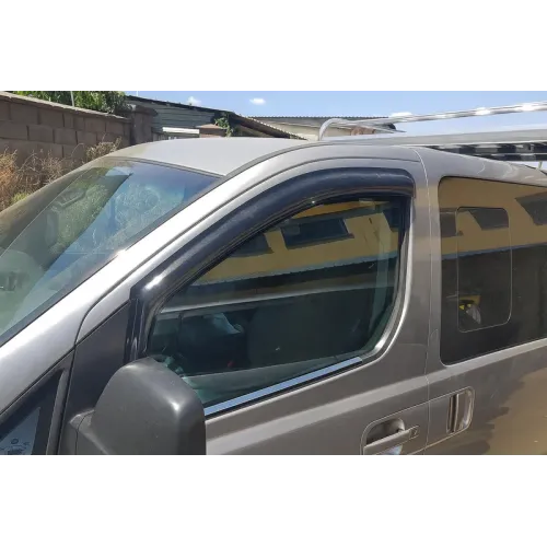 Зовнішня окантовка стекол (2 шт, нерж.) для Hyundai H300, H1, Starex 2008-2020 рр Зовнішня окантовка стекол (2 шт, нерж.) для Hyundai H300, H1, Starex 2008-2020 рр