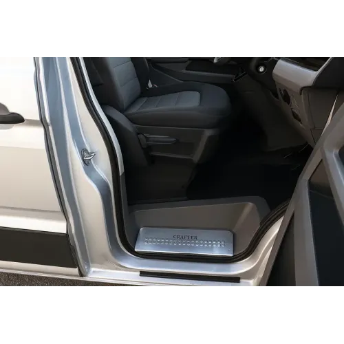 Накладки на внутрішні пороги (Carmos V1) 3 шт, Carmos - Турецька сталь для Volkswagen Crafter 2006-2016 рр Накладки на внутрішні пороги (Carmos V1) 3 шт, Carmos - Турецька сталь для Volkswagen Crafter 2006-2016 рр