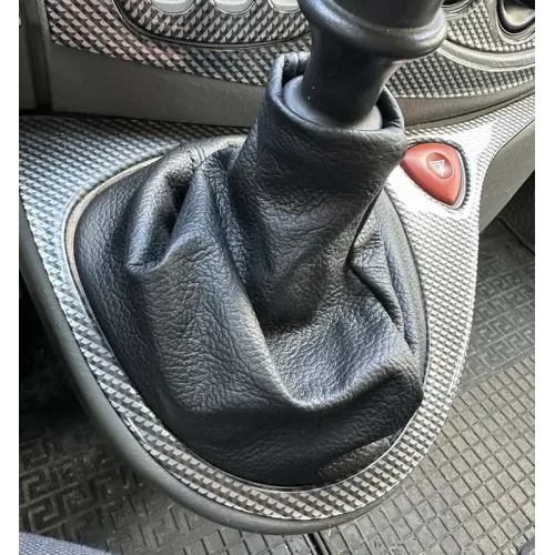 Шкіряний чохол КПП для Renault Trafic 2001-2015 рр Шкіряний чохол КПП для Renault Trafic 2001-2015 рр