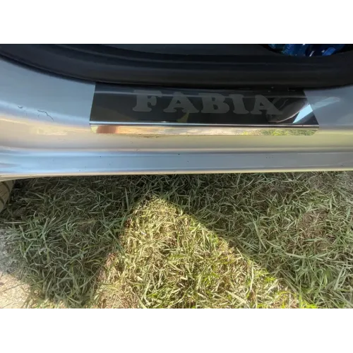 Накладки на пороги Carmos (4 шт., нерж.) для Skoda Fabia 2007-2014 рр Накладки на пороги Carmos (4 шт., нерж.) для Skoda Fabia 2007-2014 рр
