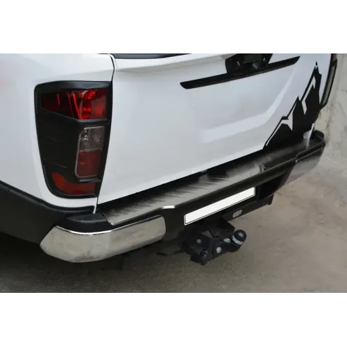 Накладка на задній бампер (нерж) для Nissan Navara/NP300 2016- рр Накладка на задній бампер (нерж) для Nissan Navara/NP300 2016- рр