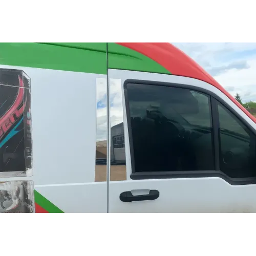 Накладки на дверні стійки (4 шт, нерж) для Ford Connect 2006-2009 рр Накладки на дверні стійки (4 шт, нерж) для Ford Connect 2006-2009 рр