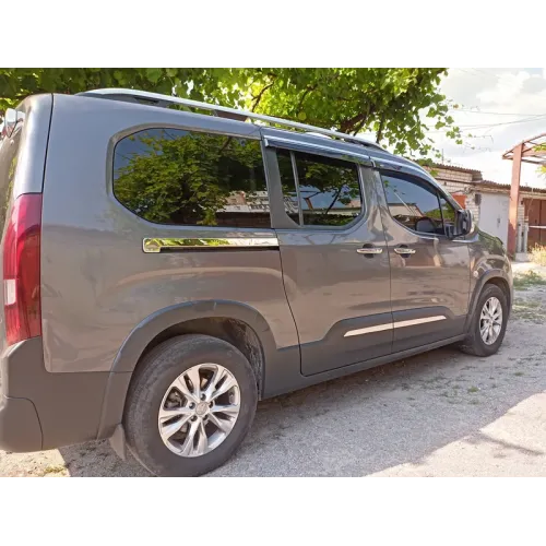Молдинги здвіжної дверки (2 шт., нерж) для Peugeot Partner/Rifter 2019- рр Молдинги здвіжної дверки (2 шт., нерж) для Peugeot Partner/Rifter 2019- рр