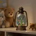 Новорічний ліхтар-нічник XMAS WDL-24028D, 27,9 см • сезонний декор зі сніговою колбою, ялинкою всередині та LED-світлом, живлення USB або AA Новорічний ліхтар-нічник XMAS WDL-24028D, 27,9 см • сезонний декор зі сніговою колбою, ялинкою всередині та LED-світлом, живлення USB або AA