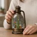 Новорічний ліхтар-нічник XMAS WDL-24028D, 27,9 см • сезонний декор зі сніговою колбою, ялинкою всередині та LED-світлом, живлення USB або AA Новорічний ліхтар-нічник XMAS WDL-24028D, 27,9 см • сезонний декор зі сніговою колбою, ялинкою всередині та LED-світлом, живлення USB або AA